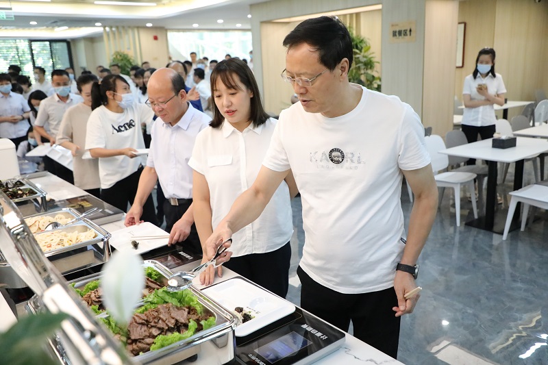 生態(tài)水泥公司“華山印象”職工智慧餐廳正式營(yíng)業(yè)啦！