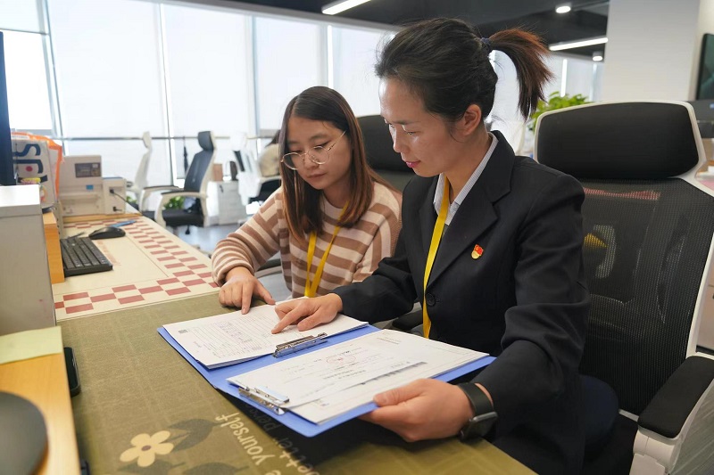 智引公司：普通 平凡 非凡的“她”